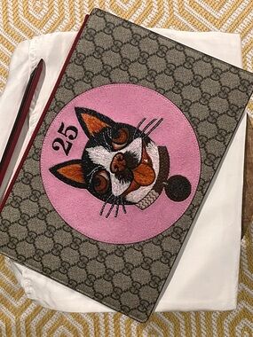 Gucci GG Supreme Monogram ( Bosco & Orso )pink Patch Envelope Clutch.